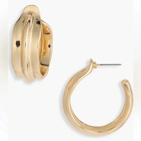 NORDSTROM RACK Wide Ripple Hoop Earrings in Gold NWT - Picture 1 of 5